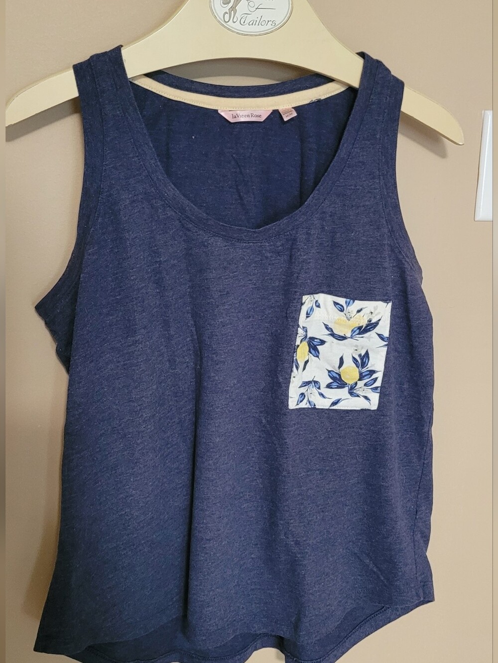 💚10 for $10💚 Bundle and save La Vie En Rose Navy Tank with Lemon Accent Pocket